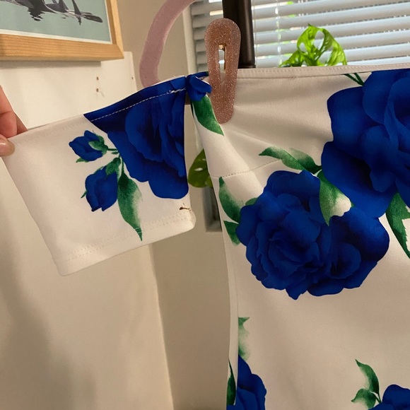 Floral Bodycon Dress - Picture 2 of 4